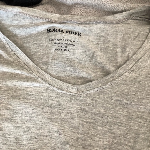 Lot 2 very soft grey tops ky - Picture 9 of 9